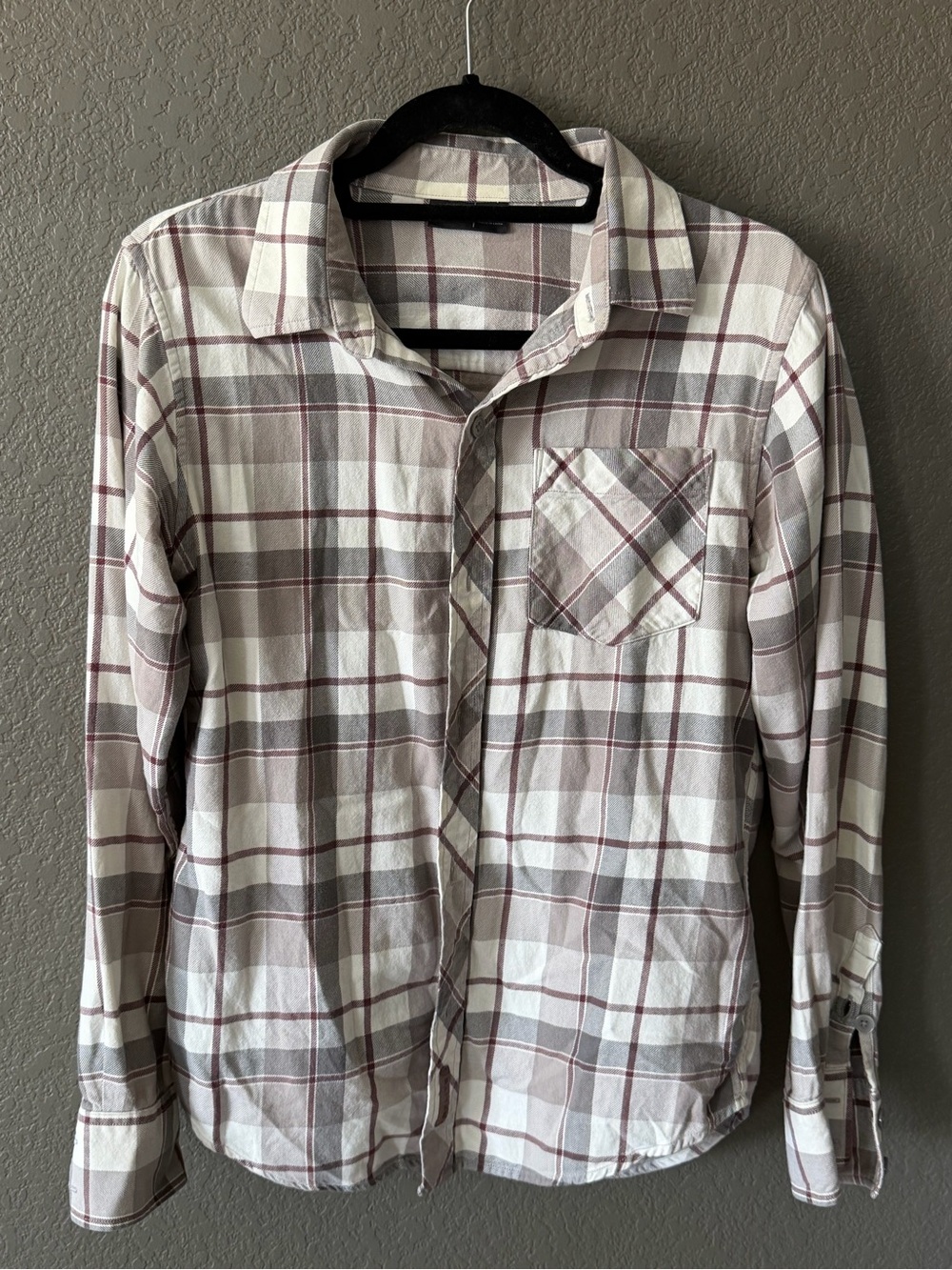 Men's Long-Sleeve Plaid Button-Down Shirt in White and Gray with Maroon Accents
